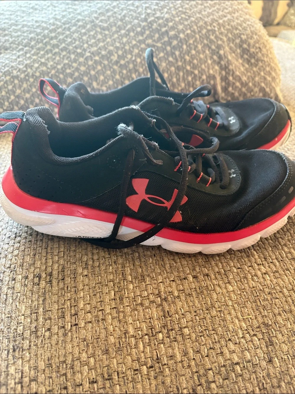 Under Armour Sneakers